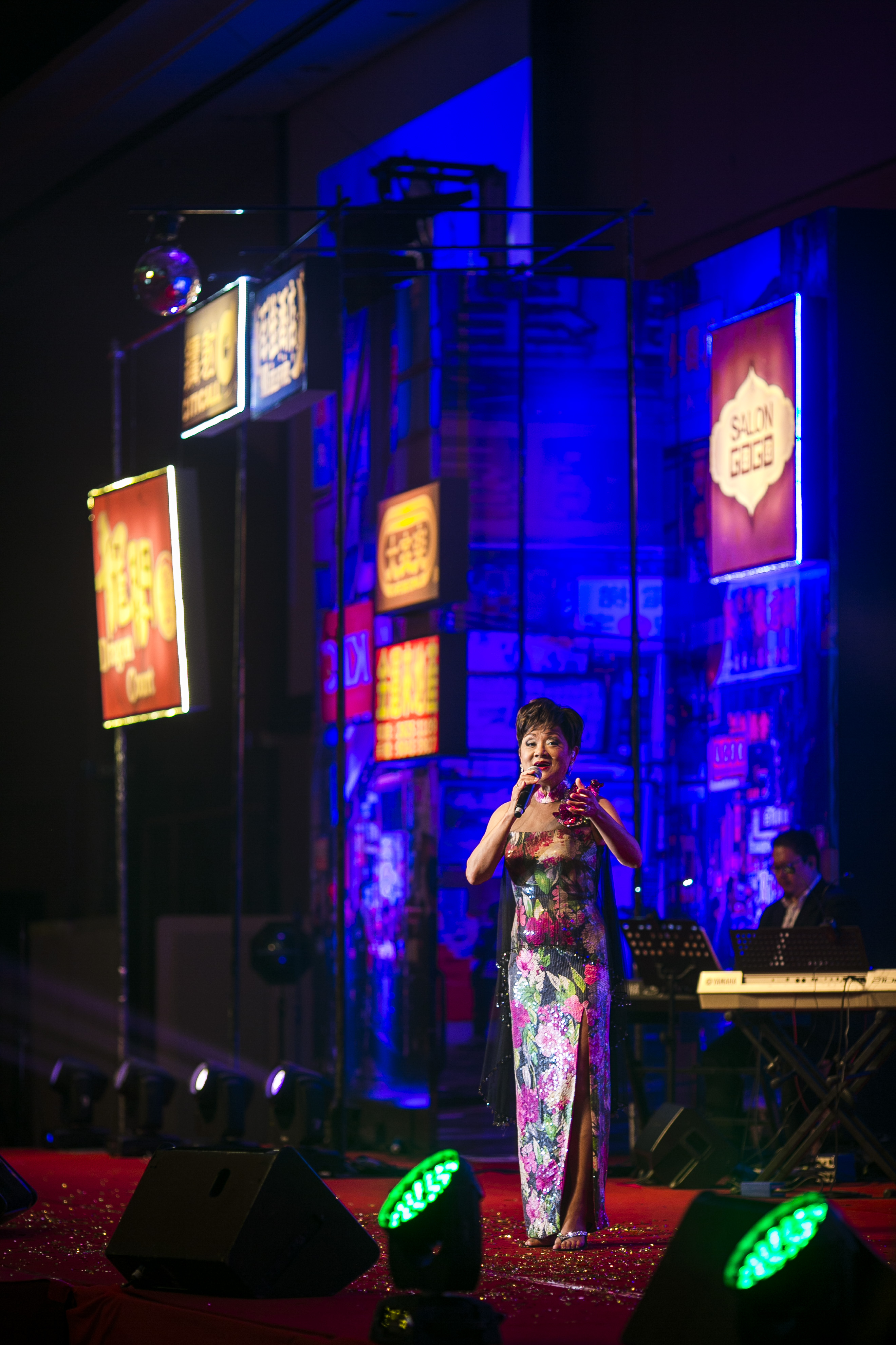HK Diva Singer Frances Yip live in KL! Artiste Entertainment